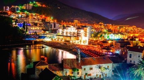 Wyjazd-Czarnogóra-Budva_at_night