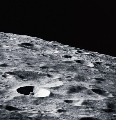 zblizenie na powierzchnie ksieżyca