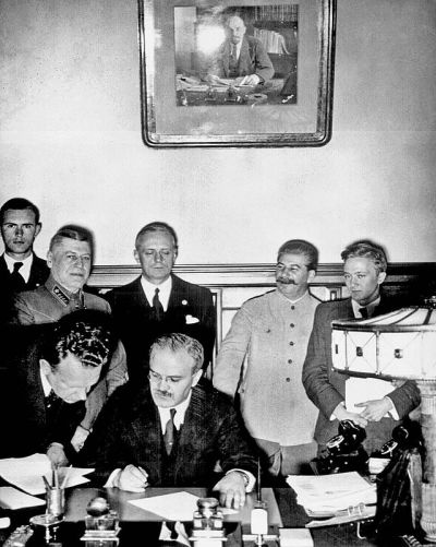 Podpisanie Paktu Ribbentrop-Molotov, fot. public domain